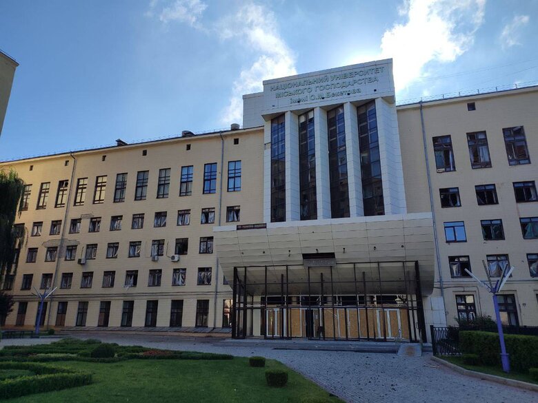 Наслідки ранкових обстрілів Харкова: постраждала виключно цивільна інфраструктура 04