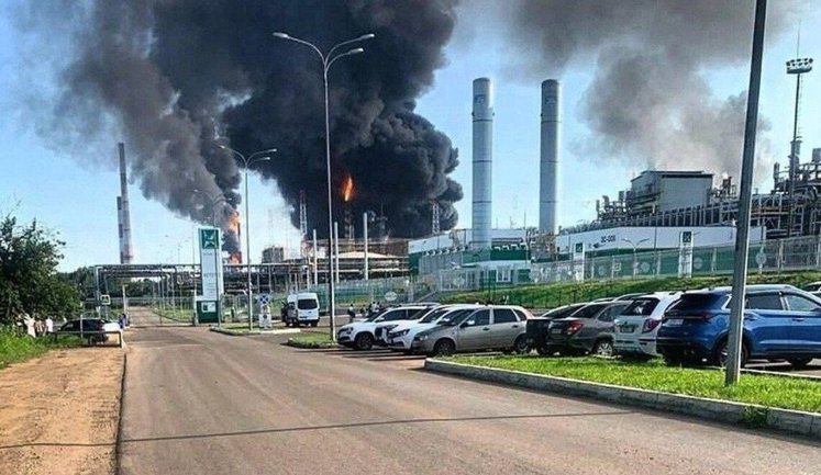 Ліквідація генерала РФ Груніса, зупинка двох НПЗ "Роснефти" та кримінальна відповідальність за шахрайські кол-центри: головні новини за 16 вересня. ВIДЕО