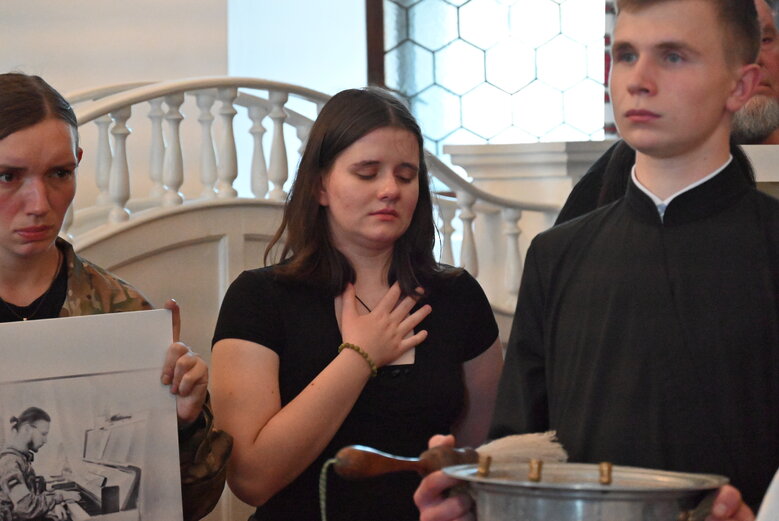 Зі скрипалем та воїном Давидом Якушиним, який загинув у бою з окупантами, попрощалися в Києві 26