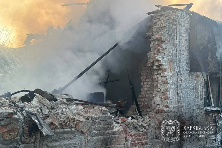 РФ вдарила безпілотником по будинку на Харківщині: є загибла