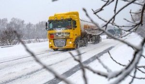В'їзд вантажівок до Харкова тимчасово заборонено через негоду