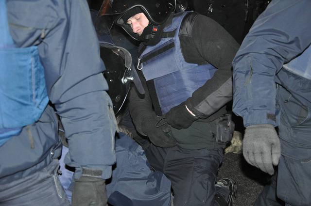 Полиция задержала главу "Добровольческого движения ОУН" Коханивского после потасовки между протестующими и правоохранителями 17
