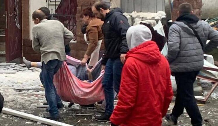 На Київщині влучання по житловому сектору та критичних об’єктах, є загиблий, понад 20 постраждалих. Відео (оновлено)