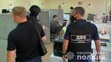 Колектори погрожували "боржникам" підробленим порно-компроматом у 5 областях України, - Нацполіція. ФОТОрепортаж