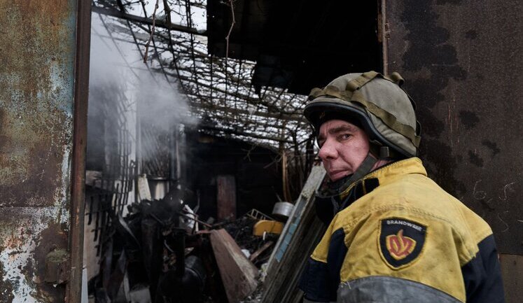 Russians shelled Kherson in morning and hit lyceum. PHOTOS