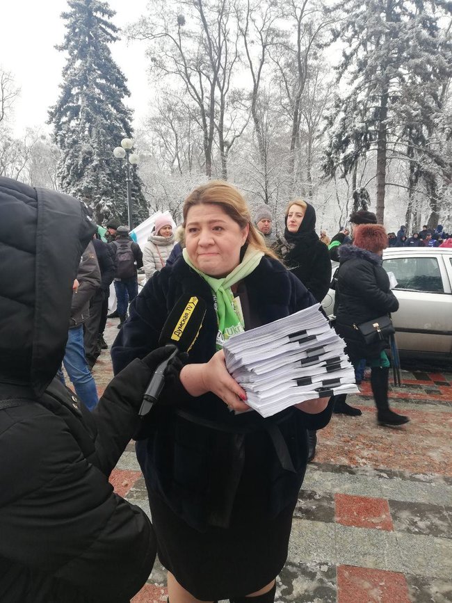 Кілька тисяч співробітників підприємств Бахматюка на мітингу закликали президента звільнити главу НАБУ Ситника і захистити їхні робочі місця 07