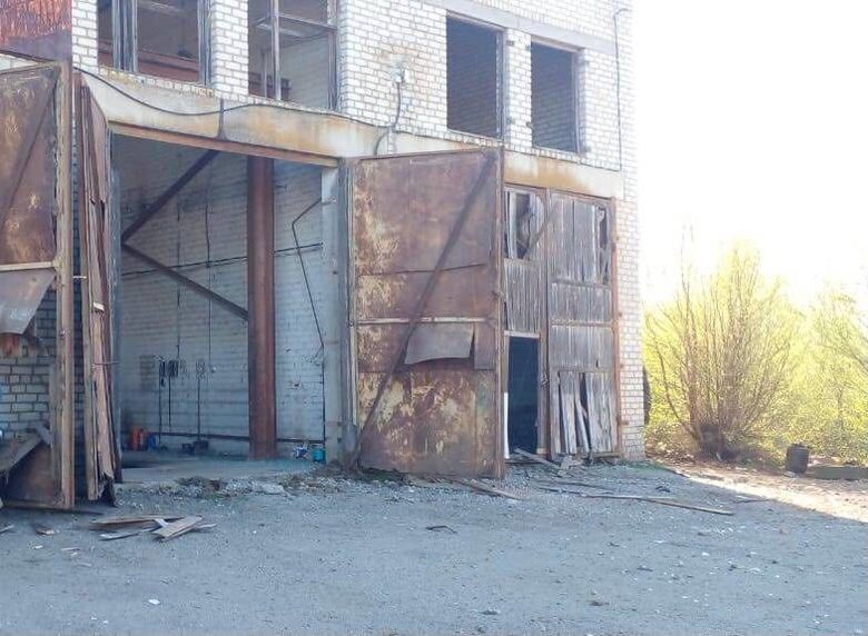 На Днепропетровщине прилет в Синельниковском районе: Орки успешно демилитаризировали заброшенную промышленную зону 02