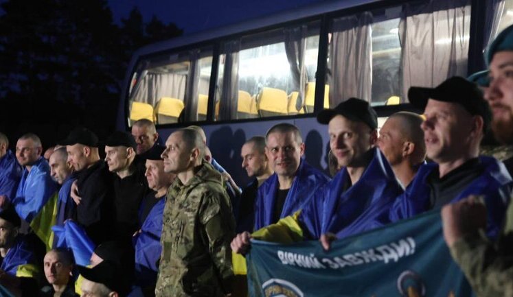 Ukraine and Russia carried out prisoner exchange. Seriously ill and severely wounded defenders return home – Zelenskyy. VIDEO&PHOTOS