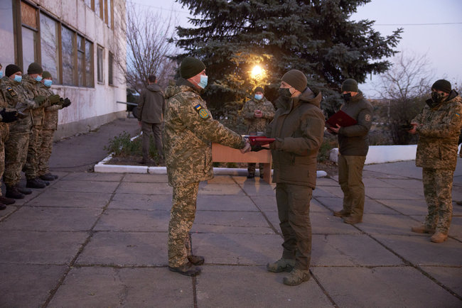 Берегите себя, вы - герои!, - Зеленский встретился с военнослужащими на передовой (обновлено) 06