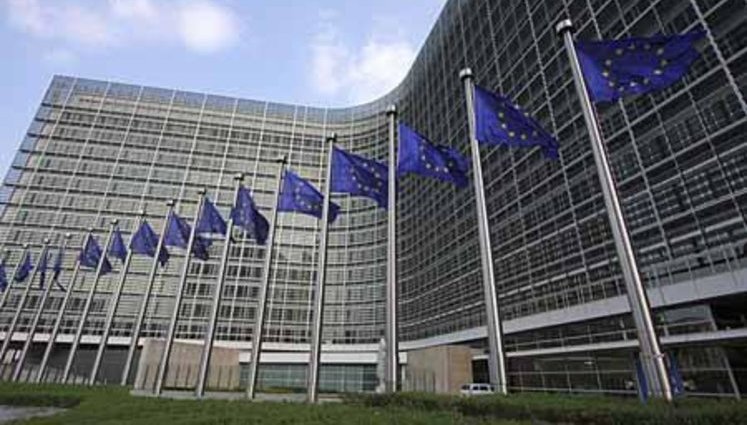 Еврокомиссия разрешила компаниям из России, Великобритании и Германии создать СП в сфере сжижения газа