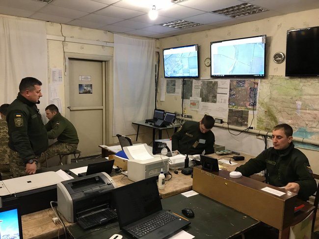 Командный пункт 79-й десантно-штурмовой бригады: мониторы, ноутбуки, принтеры, автоматизированные системы управления 01