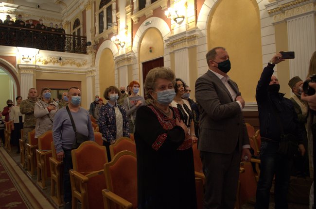 Воїни приїхали отримати орден прямо з окопів під ДАП. Народний Герой України: репортаж із Сум 14 Воїни приїхали отримати орден прямо з окопів під ДАП. Народний Герой України: репортаж із Сум 14