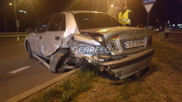 Масштабна ДТП у Києві: зіткнулися пять автомобілів, троє постраждалих 02 Масштабна ДТП у Києві: зіткнулися пять автомобілів, троє постраждалих 02