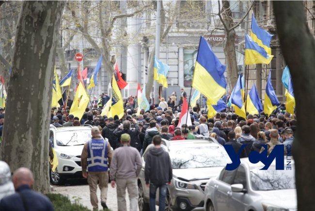 Річниця трагедії в Одесі: на Соборній площі відбувається марш патріотів 04