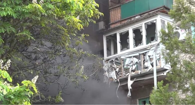 Росіяни завдали артилерійського удару по Лисичанську. Троє загиблих. Обстріляний центр гумдопомоги, - Гайдай 03