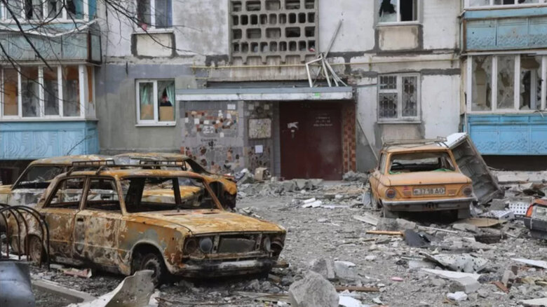 На дороге горели и взрывались автомобили! Люди горели заживо в машинах. Это был ад! - мариупольчанка об ужасах войны в городе 07