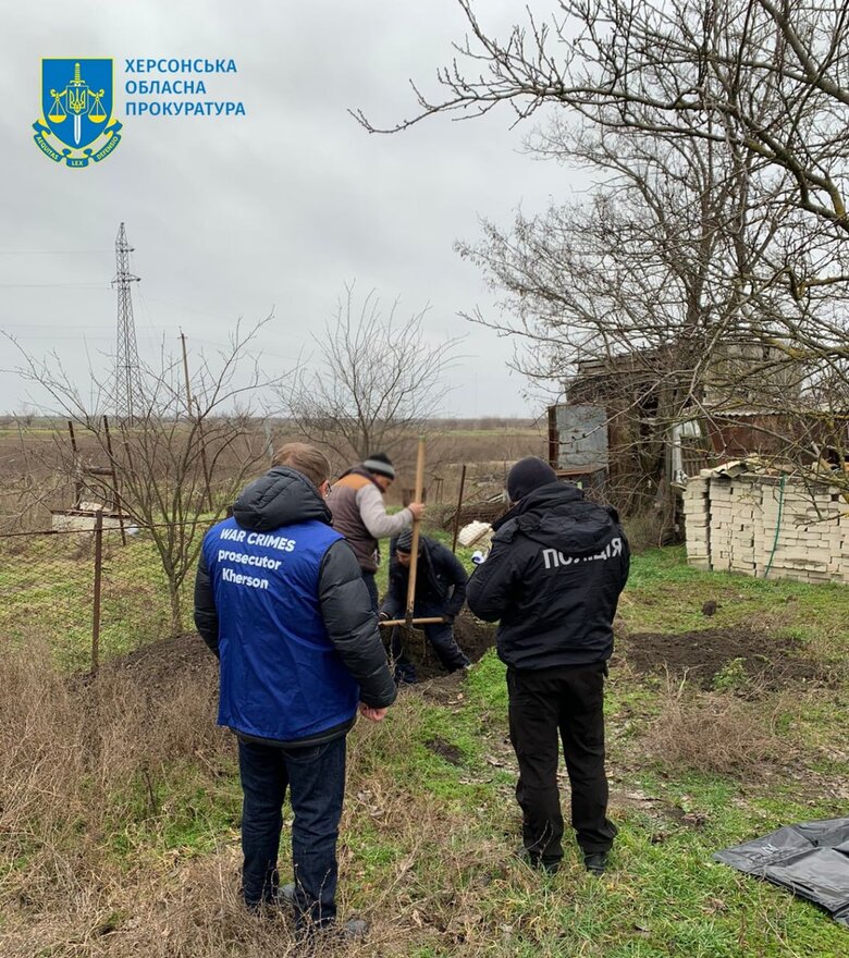 Тела трех гражданских, погибших от российских обстрелов, нашли на Херсонщине 01