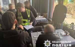 У Києві викрили схему переправлення ухилянтів за кордон