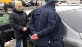 Чиновника Держгеокадастру затримали на Київщині на хабарі 10,5 тис. дол., які одержав за оформлення документів на землю, - СБУ. ФОТО