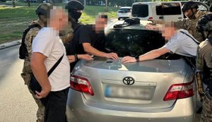Трое мужчин ограбили волонтера и похитили средства, собранные на автомобиль для военных. ФОТОрепортаж
