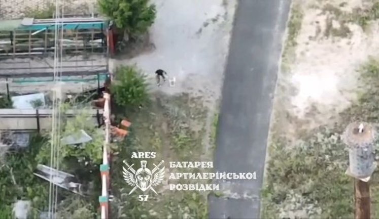 Occupier in civilian clothes launched drone in middle of street - Armed Forces of Ukraine detected and destroyed enemy. VIDEO
