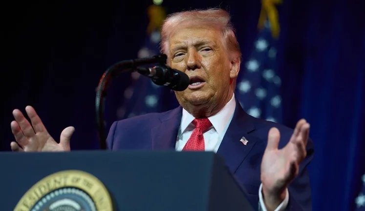 Трамп висловився про зустріч із Зеленським: "Він хоче укласти угоду"