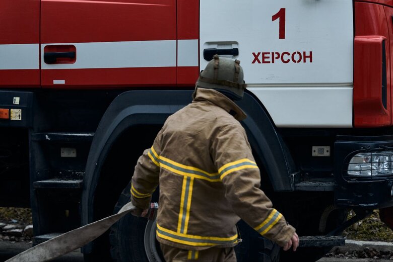 Russians shelled Kherson in morning and hit lyceum 03