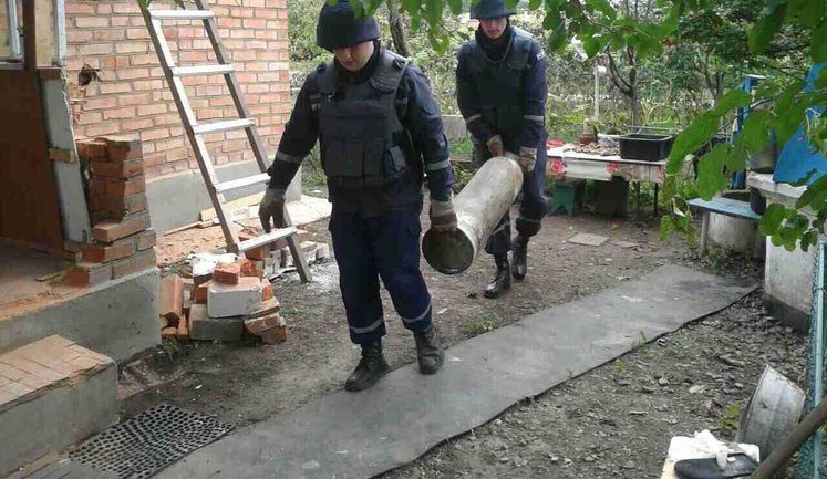 Рух на автомобільних дорогах і залізниці в районі Калинівки відновлено, - ДСНС. ФОТО