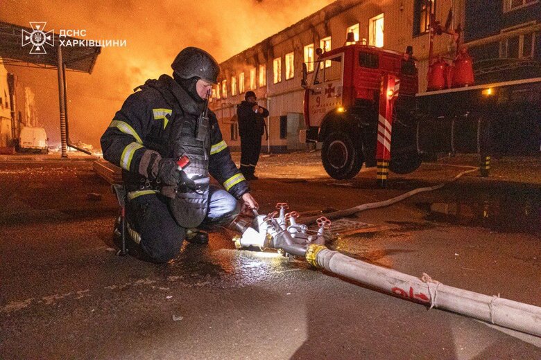 У Харкові масштабна пожежа