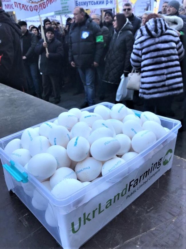 About 6,000 farmers demand NABU chiefs resignation, accuse him of pressure on Ukrainian business 03