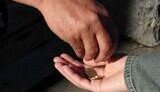 БЮТ для Бута. В зале Верховной Рады оппозиционные депутаты собирают милостыню для коллеги, чтобы он не приставал к журналистке.