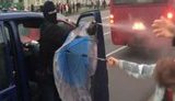 "Виродки! Фашисти!" - білоруські міліціонери застосовують сльозогінний газ проти учасників акції пенсіонерів у Мінську. ВIДЕО