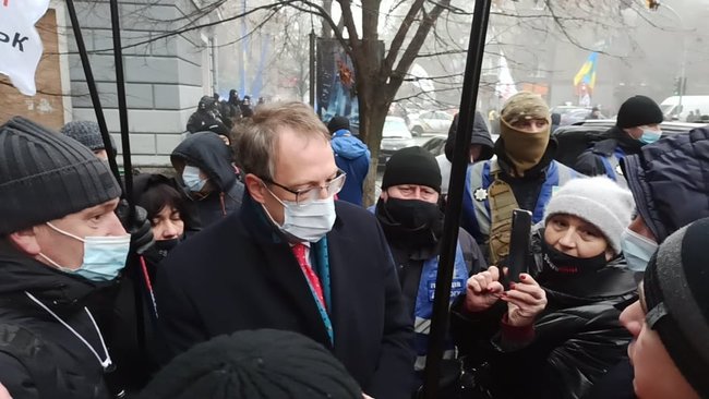 Врятуйте мікробізнес: ФОПи протестують біля стін Верховної Ради 01