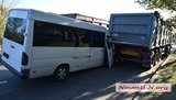 Маршрутка с пассажирами врезалась в фуру в Николаеве: пострадали 10 человек, в том числе пятеро детей. ФОТОрепортаж
