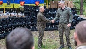 Ще дві бригади отримали допомогу від киян - 2400 БпЛА та вантажівки, - Кличко. ФОТО