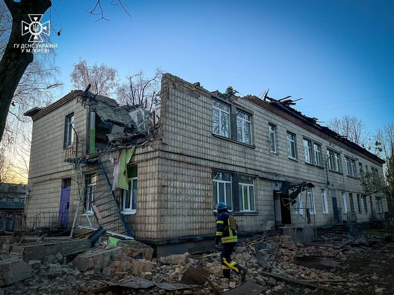 Наслідки ворожої атаки дронами на Київ: 5 людей постраждали, серед них - 11-річна дитина 09