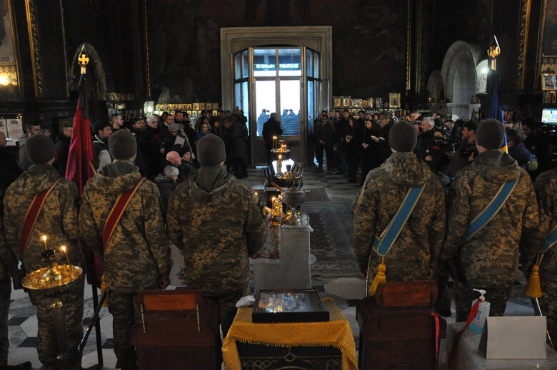 Із українським захисником та одним із розробників гри S.T.A.L.K.E.R Володимиром Єжовим, який загинув у боях під Бахмутом, попрощалися в Києві 01