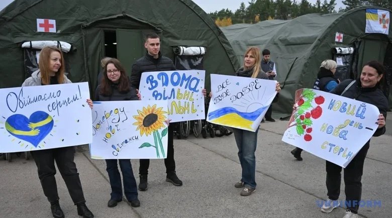 зустріч евакуйованих з Олешків