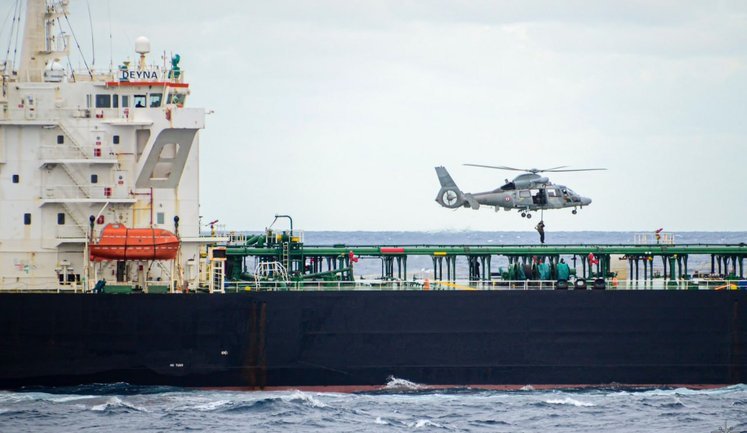 Франция захватила танкер "теневого флота" РФ в Средиземном море