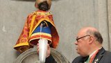 "Писающий мальчик" в Брюсселе угощал украинским пивом. ФОТОрепортаж
