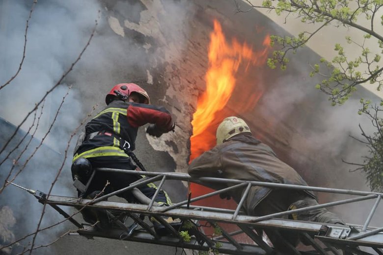 Occupant missiles hit 18 houses in Kharkiv - State Emergency Service 06 Occupant missiles hit 18 houses in Kharkiv - State Emergency Service 06