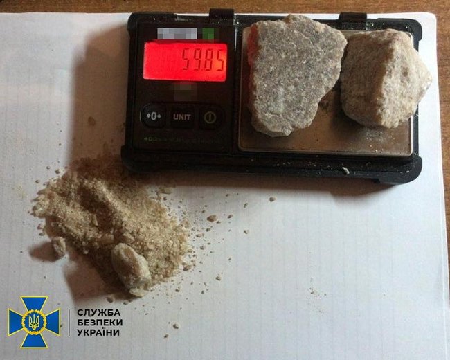 Затримано шістьох учасників угруповання, яке налагодило контрабанду наркотиків із країн Латинської Америки і Європи та їхній збут на Київщині, - СБУ 04