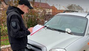 БЕБ викрило зловмисників, які завезли понад 500 авто на продаж під виглядом допомоги для ЗСУ