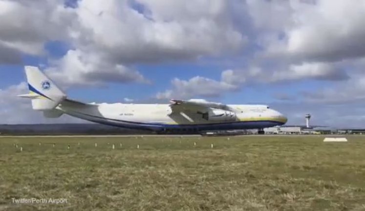 Ukrainian Mriia An-225, largest world’s aircraft, landed in Australian Perth. VIDEO