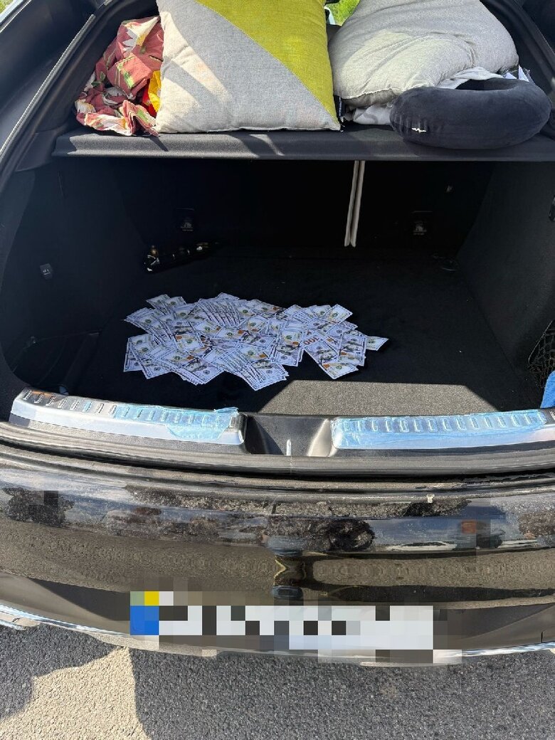 Organiser of illegal departure of draft dodgers detained in Lviv region