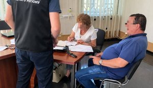 Хабарі за "потрібні" висновки, зняття з розшуку та понад 12,3 млн грн незаконного збагачення: судитимуть голову ВЛК на Дніпропетровщині. ФОТОрепортаж