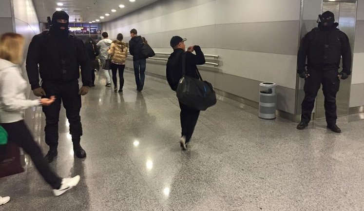 Commandos were waiting for arrival of Firtash at airport but he never came. PHOTOS