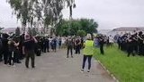Патрульний постраждав на Рівненщині у сутичці під час візиту "слуги народу" Литвиненка на мітингу, організованому через заяви нардепа про особливий статус Донбасу. ВIДЕО