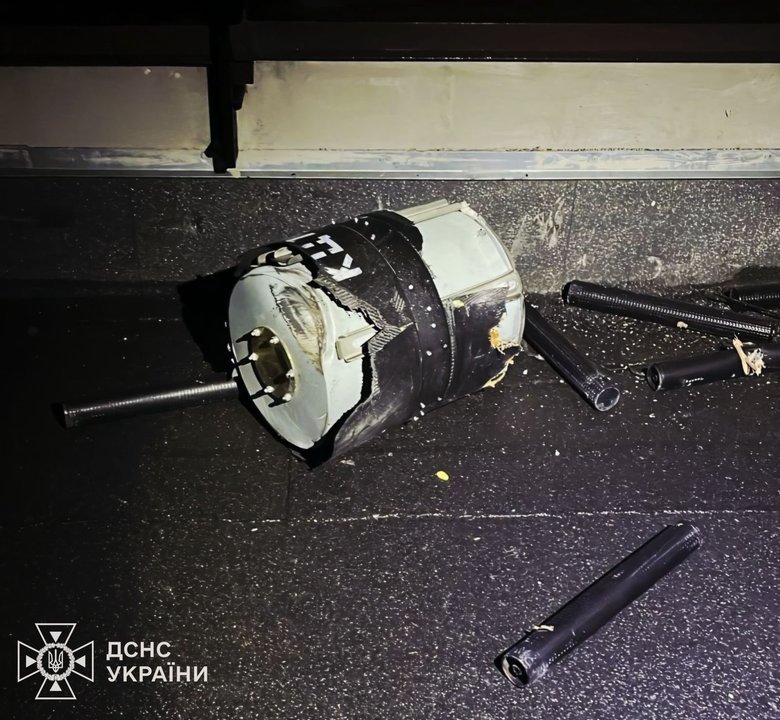 Вишгород: Шахед на даху будинку