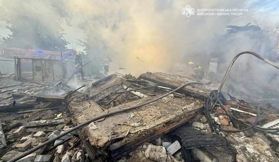 Росіяни вдарили по Дніпру: є загиблий та 5 поранених, один з них - у вкрай важкому стані. ФОТОрепортаж